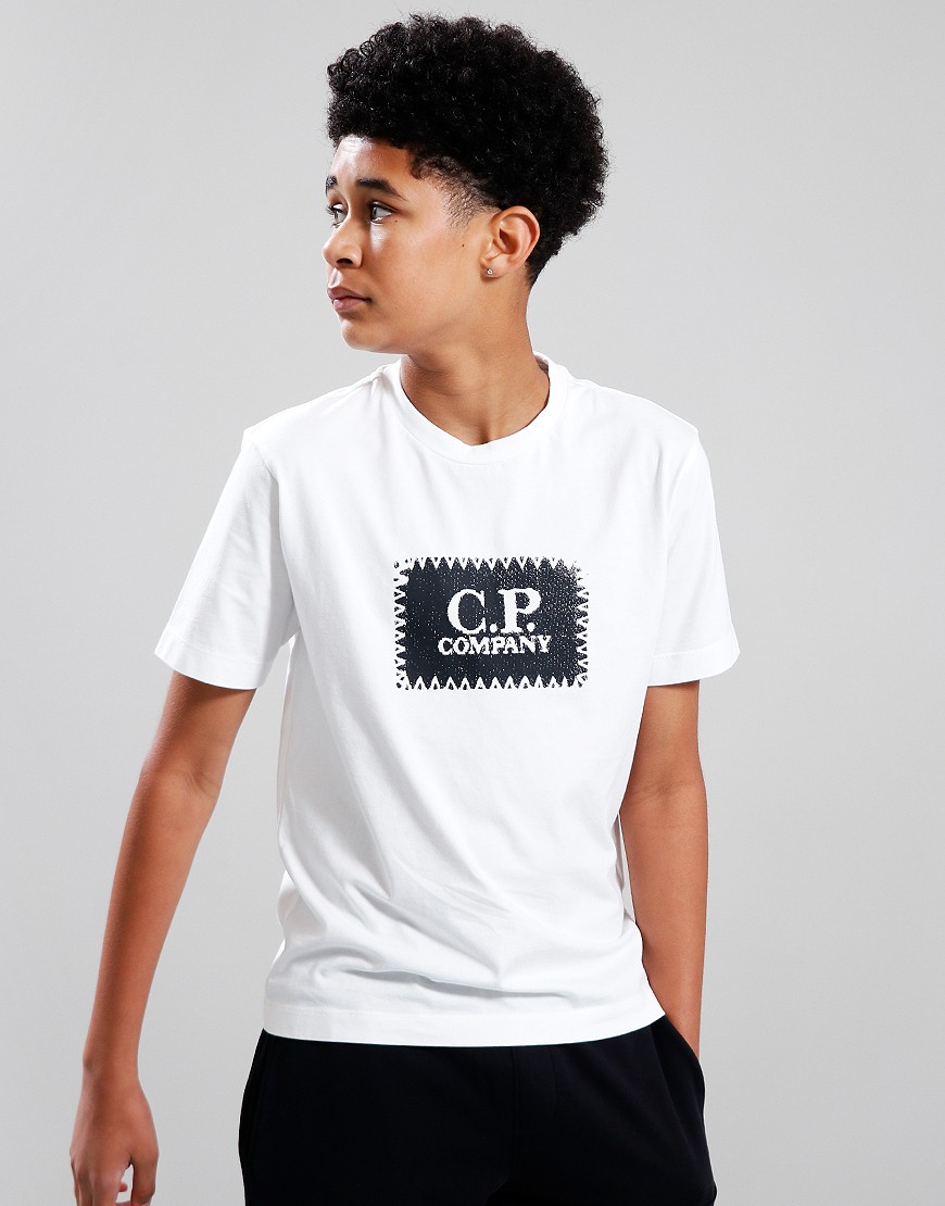 Tシャツ・カットソー C.P. COMPANY WHITE COTTON T-SHIRT WITH LOGO PATCH Logo cotton T-shirt in white - C P Company Kids | Mytheresa