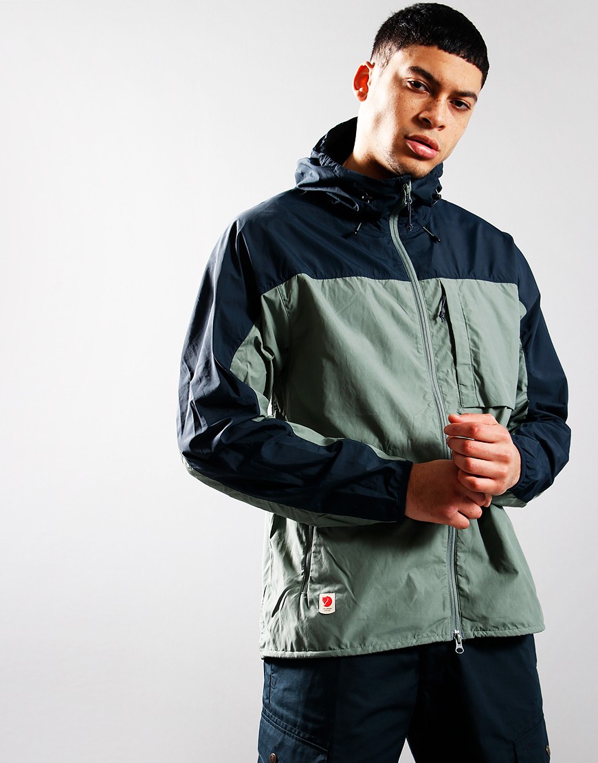FJ LLR VEN High Coast Wind Jacket Patina Green Navy Terraces